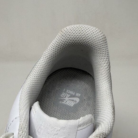 Nike Air Force 1 '07 Low Womens 9 Triple White Leather Athletic Shoes Sneakers - Picture 13 of 16